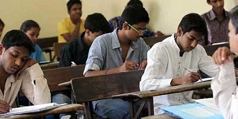 நீட் தேர்வு: மாணவர்களுக்கு உதவ முன்வந்த தன்னார்வலர்கள்..!