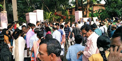 ஒரு வழியாய் முடிந்த நீட் தேர்வு !