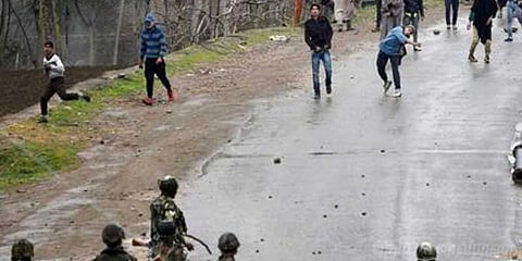 காஷ்மீரில் சென்னை இளைஞர் உயிரிழப்பு: மெக்பூபா முப்தி பதவி விலக வலியுறுத்தல்