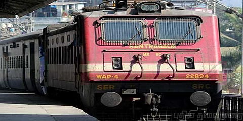 அபராதமாக 12 லட்சம் வசூல்: தென்னக ரயில்வே அதிரடி
