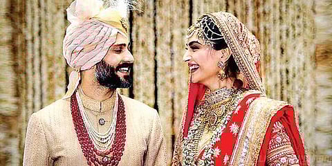 காதலரை கரம் பிடித்தார் சோனம் கபூர்