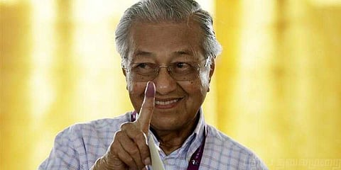 92 வயதில் சிஷ்யனை வென்றார் குரு : உலகின் வயதான பிரதமராகிறார் மகாதீர் முகமது