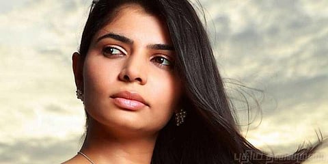 ’உள்ளாடைகளை கழற்றச் சொல்லி சோதனையா..? கொந்தளித்த சின்மயி..!