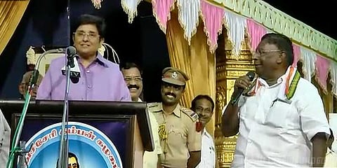 தனது பேச்சை மொழிபெயர்க்க முதலமைச்சரை அழைத்த கிரண்பேடி!