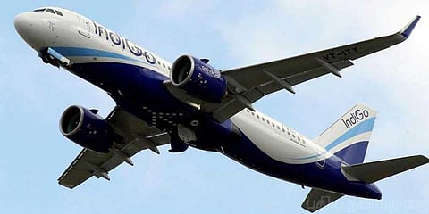 நடுவானில் நேருக்கு நேர் வந்த விமானங்கள்: நூலிழையில் மோதல் தவிர்ப்பு