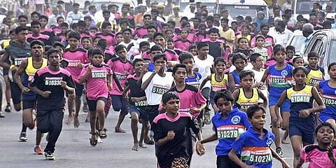 அன்னையர் தினத்தையொட்டி மாரத்தான் போட்டி