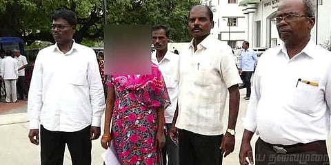 பாலியல் வன்கொடுமையால் கர்ப்பமான பெண்ணுக்கு, காவல்நிலையத்திலும் கொடுமை!