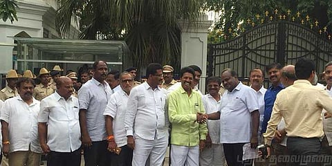 ஆளுநர் மாளிகையில் காங். மஜத எம்.எல்.ஏக்களுக்கு அனுமதி மறுப்பு