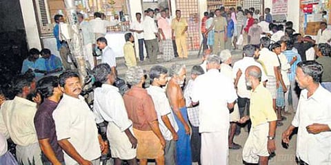 கள்ளச்சந்தையில் ஜோராக நடந்த மது விற்பனை