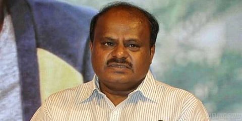 ஆட்சியமைக்க உரிமைகோரி ஆளுநரை சந்திக்கிறார் குமாரசாமி