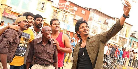 ‘கொரில்லா ’ செட்டில் ஜீவா எடுத்த செல்ஃபி