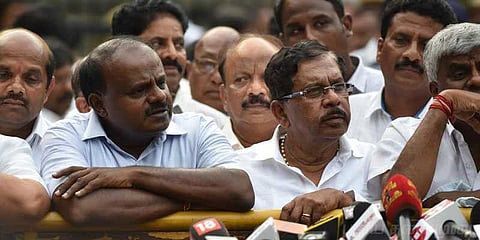 குமாரசாமி பதவியேற்புக்கு எதிராக உச்சநீதிமன்றத்தில் மனு