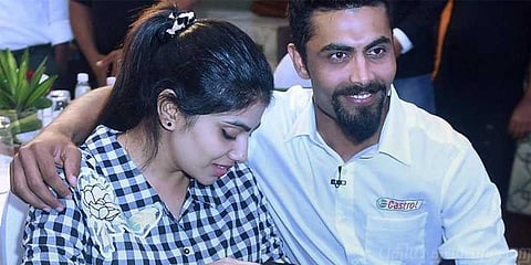 ஜடேஜா மனைவி மீது போலீஸ்காரர் தாக்குதல்!