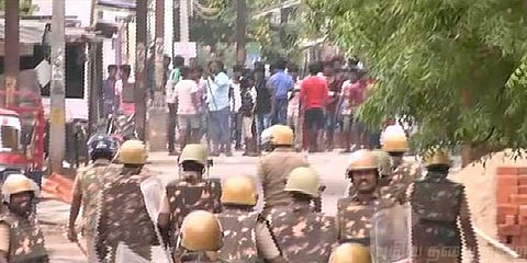 தூத்துக்குடியில் பெட்ரோல் குண்டுவீச்சு - மீண்டும் பதட்டம்