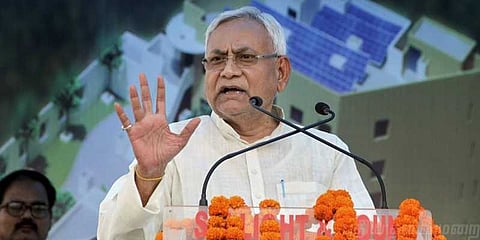 பணமதிப்பிழப்பால் எத்தனை பேர் பயனடைந்தார்கள்? நிதிஷ்குமார் கேள்வி!