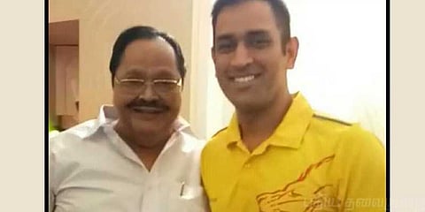 தோனியிடம் சிஎஸ்கே ஜெர்சி வாங்கிய துரைமுருகன்!