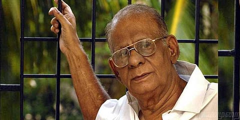 பிரபல இயக்குநர் முக்தா சீனிவாசன் காலமானார்