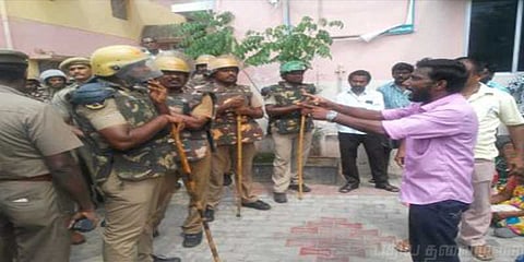 தூத்துக்குடியில் இரவில் வீடு புகுந்து கைது செய்வதாக பொதுமக்கள் வேதனை