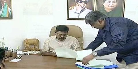 அ.ம.மு.க.வின் தலைமை அலுவலகம் திறப்பு: சசிகலாவுக்கு தனி அறை