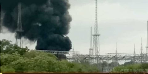 மின்பகிர்மான நிறுவனத்தில் பயங்கர தீ: மின்விநியோகம் பாதிப்பு