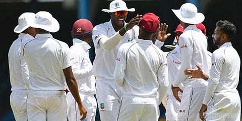 வெஸ்ட் இண்டீஸுக்கு எதிரான டெஸ்ட்: 185 ரன்னில் சுருண்டது இலங்கை!