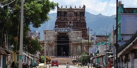 நெல்லையில் தொடர் மழை: நம்பிக்கோவில், தலையணை செல்ல தடை!