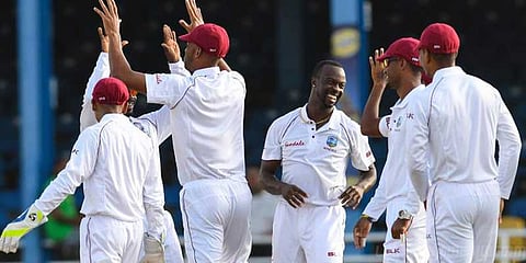 மெண்டிஸ் சதம் வீண்: வெஸ்ட் இண்டீஸ் சுழலில் வீழ்ந்தது இலங்கை!