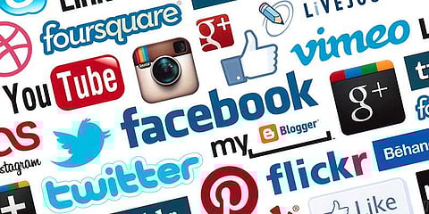 வலைதளங்களில் வதந்திகள் பரப்பப்படும் விவகாரம்: மத்திய அரசு ஆலோசனை