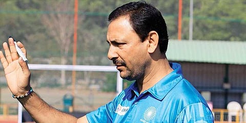 வீரர்களுக்கான உணவில் பூச்சிகள், முடி: இந்திய ஹாக்கி பயிற்சியாளர் புகார்