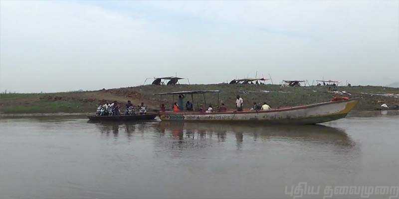 நிரந்தர பாலம் இல்லாமல் காவேரி கரையைக் கடக்க முடியாமல் தவிக்கும் பொதுமக்கள்