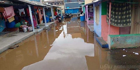 கனமழையால் வீடுகளுக்குள் புகுந்த வெள்ளநீர்