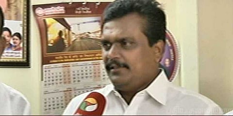 வழக்கை திரும்ப பெறுவதா, வேண்டாமா? - மக்களுடன் தங்க தமிழ்செல்வன் ஆலோசனை