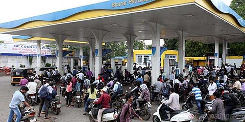 25,000 புதிய பெட்ரோல் பங்குகளை திறக்க முடிவு