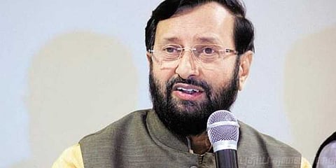 மத்திய ஆசிரியர் தகுதித் தேர்வில் தமிழ் நீக்கம்?: பிரகாஷ் ஜவடேகர் மறுப்பு