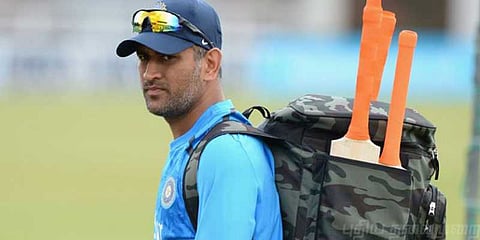 தனி ஒருவனாக பயிற்சி எடுக்கும் தல தோனி