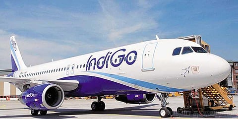 ஏர்போர்ட் வருவதற்கு தாமதம்: வெடிகுண்டு புரளி கிளப்பிய நடன இயக்குனர் கைது!