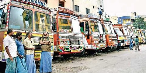 லாரி உரிமையாளர்கள் போராட்டம் வாபஸ்