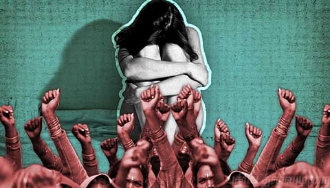 விழிப்புணர்வு ஏற்படுத்த சென்ற பெண்கள் : வன்கொடுமை செய்யப்பட்ட அவலம்