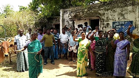 எங்க டாக்டரை மாத்தாதீங்க” : ஒரு கிராமத்தின் பாசப்போராட்டம்