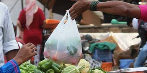 மகாராஷ்டிராவில் பிளாஸ்டிக் பயன்படுத்தினால் 25,000 அபராதத்துடன் சிறை