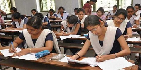 பீகாரில் மாயமான 42 ஆயிரம் 10ம் வகுப்பு விடைத்தாள்கள் - நடந்தது என்ன? அதிர்ச்சி தகவல்கள் !