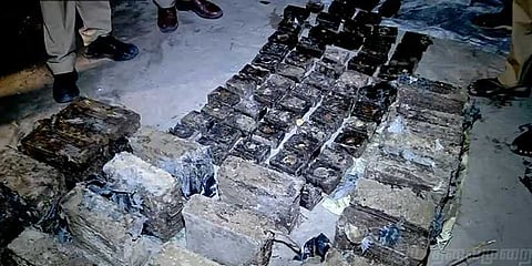 தோண்டத் தோண்டக் கிடைத்த தோட்டாக்கள்: ராமேஸ்வரத்தில் சிக்கிய ஆயுத குவியல்