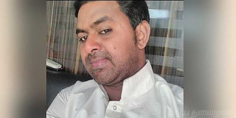 பிரிந்து சென்ற மனைவி..! தாங்க முடியாமல் இரு மகன்களை கொன்றுவிட்டு கணவர் தற்கொலை..!