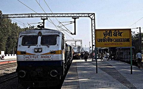 ”காசு மட்டும் வாங்குறீங்க, கழிவறையை யாரு சுத்தம் பண்ணுவா” கடுப்பான பயணிகள்