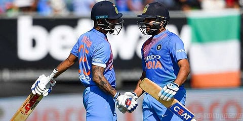 208 ரன்கள் குவித்தது இந்தியா : சதத்தை தவறவிட்ட ரோகித்