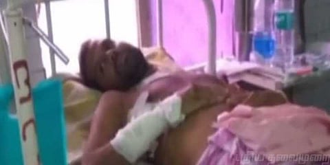 ஆதரவற்றக் குழந்தையை வளர்ப்பதில் மதப் பிரச்னை: ஒருவருக்கு கத்திக்குத்து!