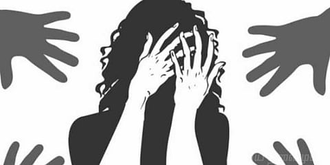 பாலியல் வீடியோ வைத்து மிரட்டல்: தைரியமாக காவல்துறையை அணுகிய மாணவி