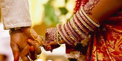 “மகளும் முக்கியம் தூய்மையும் முக்கியம்”... அதிரடி முடிவெடுத்த கிராம மக்கள்..!