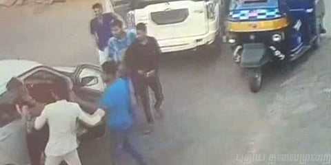 ‘என்னுடைய காருக்கு வழிவிட மாட்டியா?’ - எம்.எல்.ஏ மகன் செய்த அட்டூழியம்