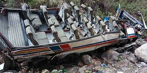 பேருந்து கவிழ்ந்து விபத்து - பலி எண்ணிக்கை 48 ஆக உயர்வு